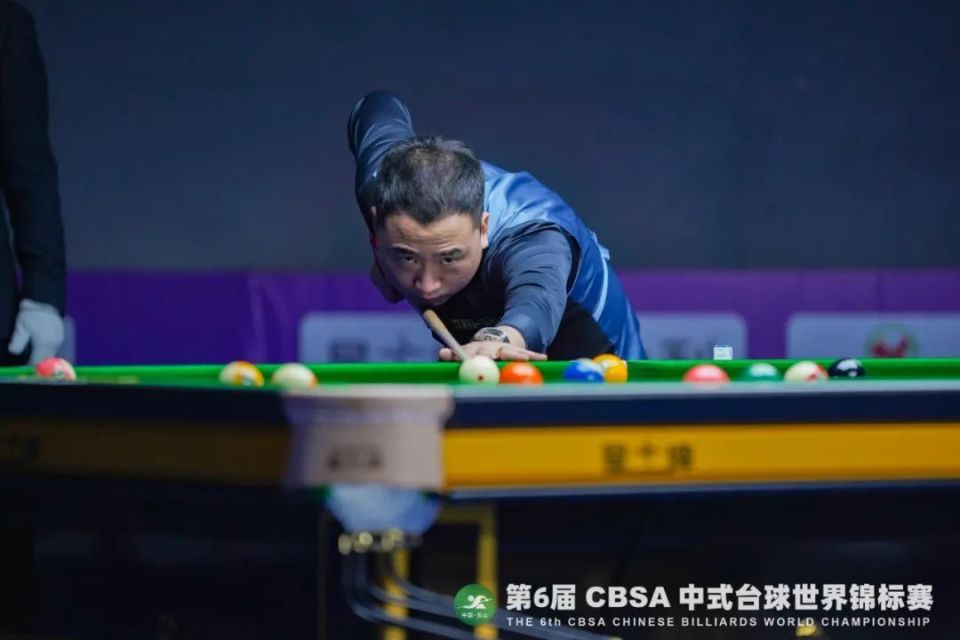 他们通过身 他们通过身