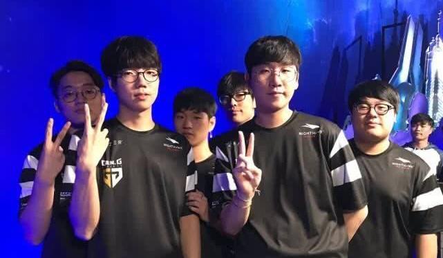 滨水空间激 滨水空间激